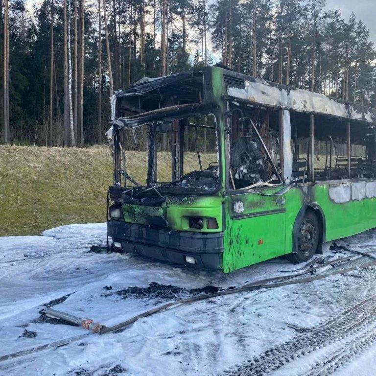 Сгоревший автобус