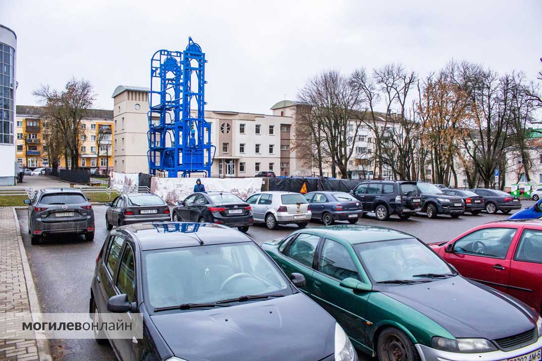 Карусельная парковка в историческом центре Могилева
