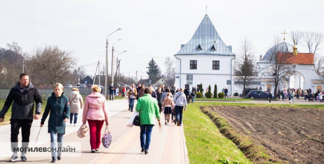 В Могилеве православные верующие празднуют Вербное воскресенье — фоторепортаж