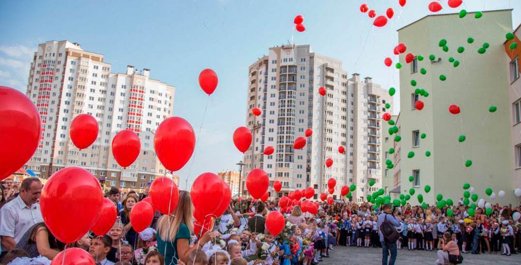 Почему только флаг и герб, где гимн? Лукашенко исправил ошибку и добавил в название государственного праздника национальной символики третий символ