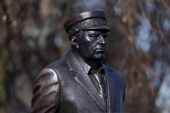 В Москве открыли памятник Владимиру Жириновскому