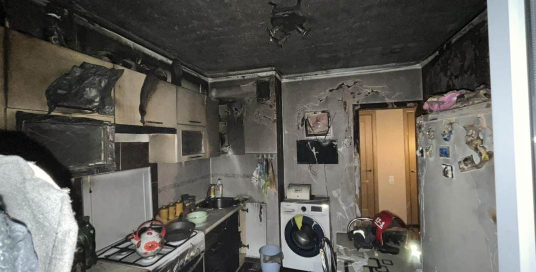 В Осиповичах женщина перепутала бутылки с соком и бензином, из-за чего получила ожоги и устроила пожар в квартире