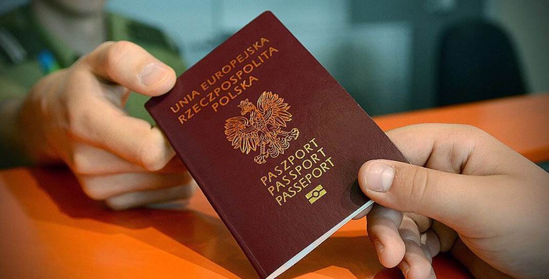 Среди иностранцев, которые получили польское гражданство в прошлом году, почти треть — белорусы
