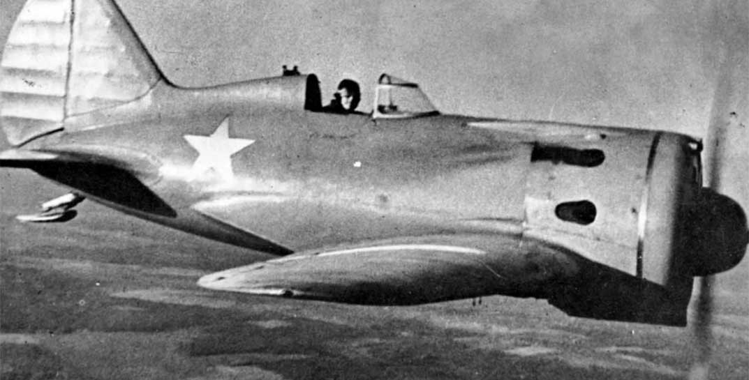 Советский истребитель Поликарпов И-16 «ишачок», на котором Николай Терехин совершил свои знаменитые тараны