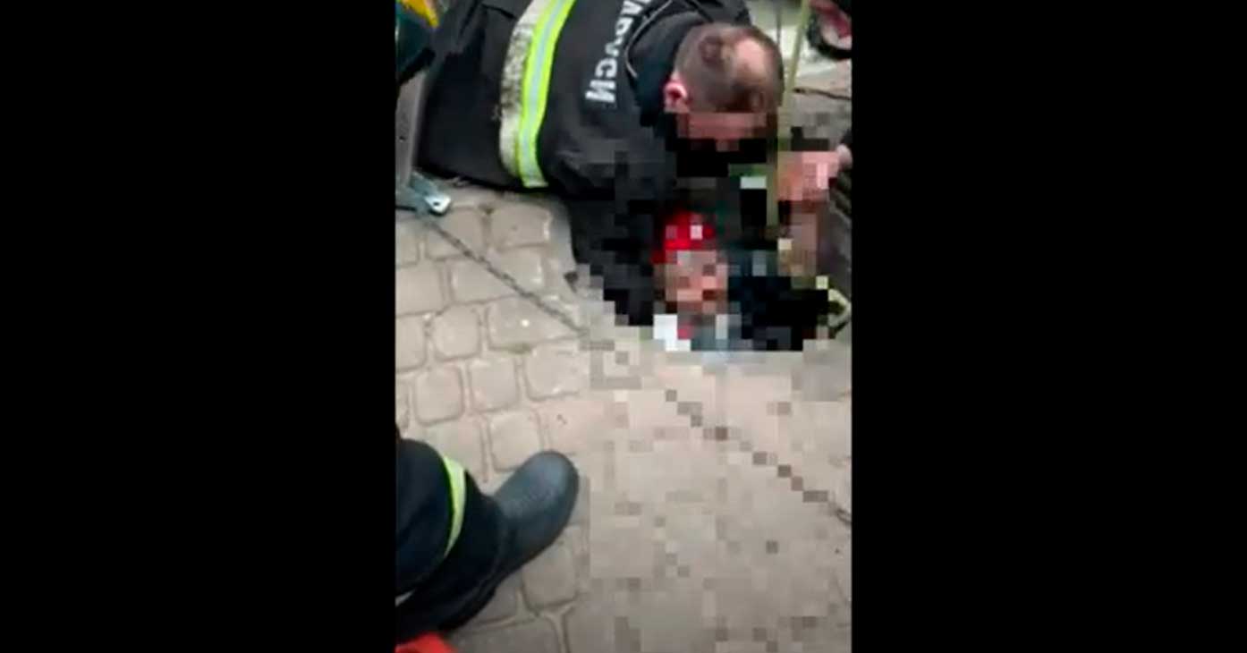 Сегодня рано утром в Могилеве спасатели вытащили 77-летнюю пенсионерку из технического колодца