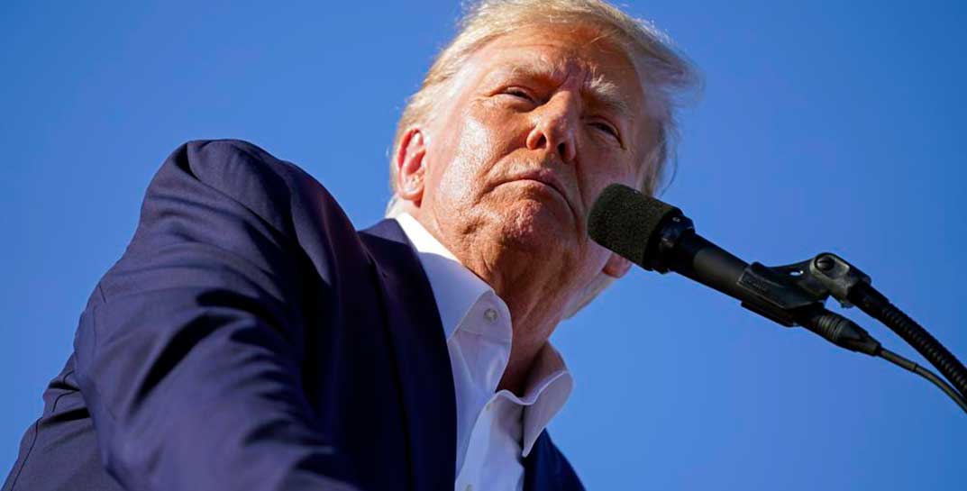 Associated Press: Дональду Трампу предъявят «многочисленные обвинения» в фальсификации деловой документации. Ожидается, что вскоре экс-президента США арестуют