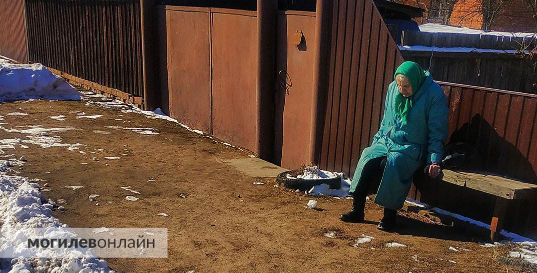 В Беларуси соцобслуживание хотят внести в страховой стаж для назначения пенсии. Какие нюансы?