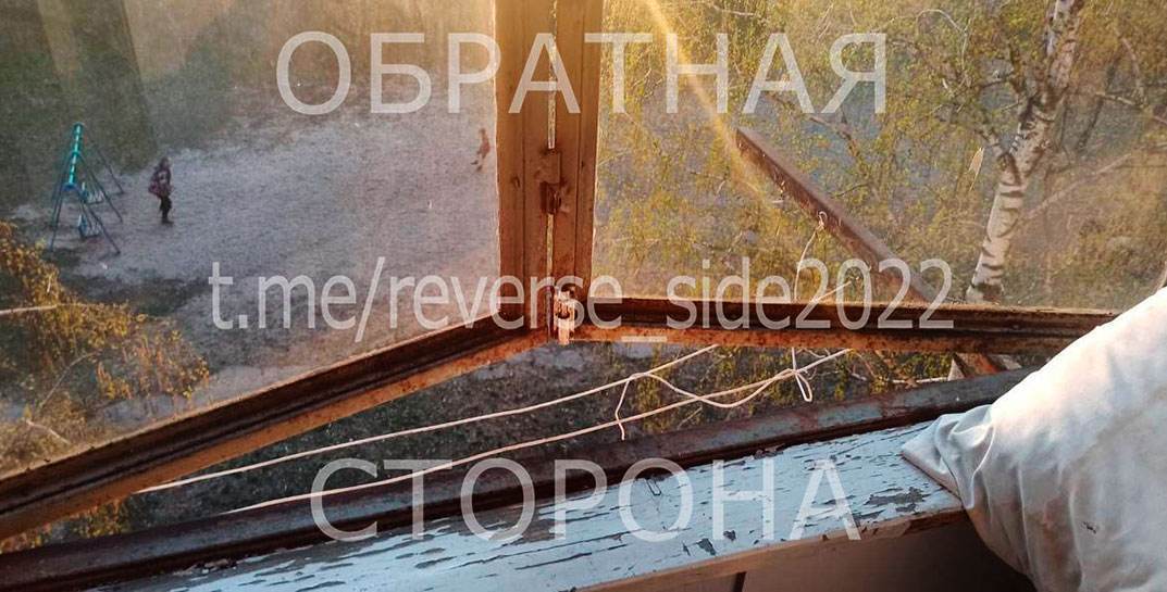 Мать и отец отвлеклись: в Рогачеве с балкона четвертого этажа выпала двухлетняя девочка