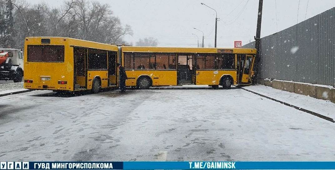 Шесть человек госпитализированы после ДТП с автобусом в Минске