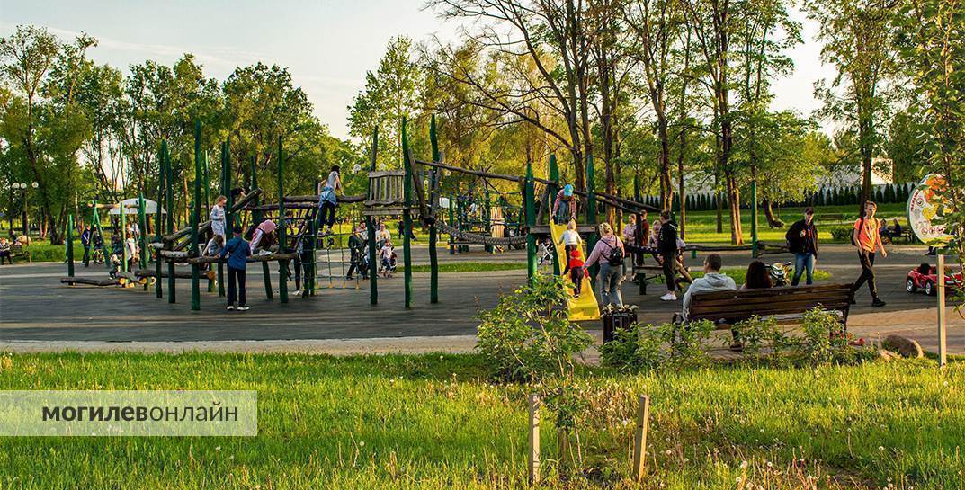 В Глуске оборудуют новые современные детские площадки