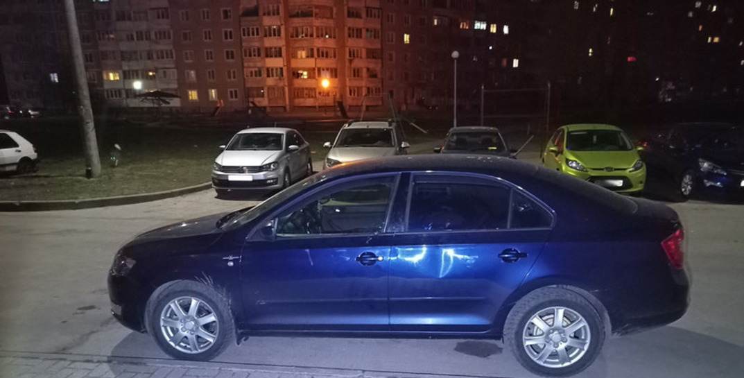Пьяный могилевчанин после ссоры с девушкой решил выместить злость на первом попавшемся на глаза автомобиле — вот чем это обернулось