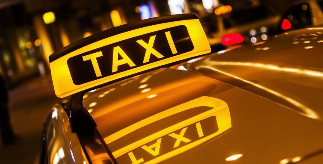 В Могилеве директор фирмы такси не заплатил налоги на 400 тысяч рублей дохода