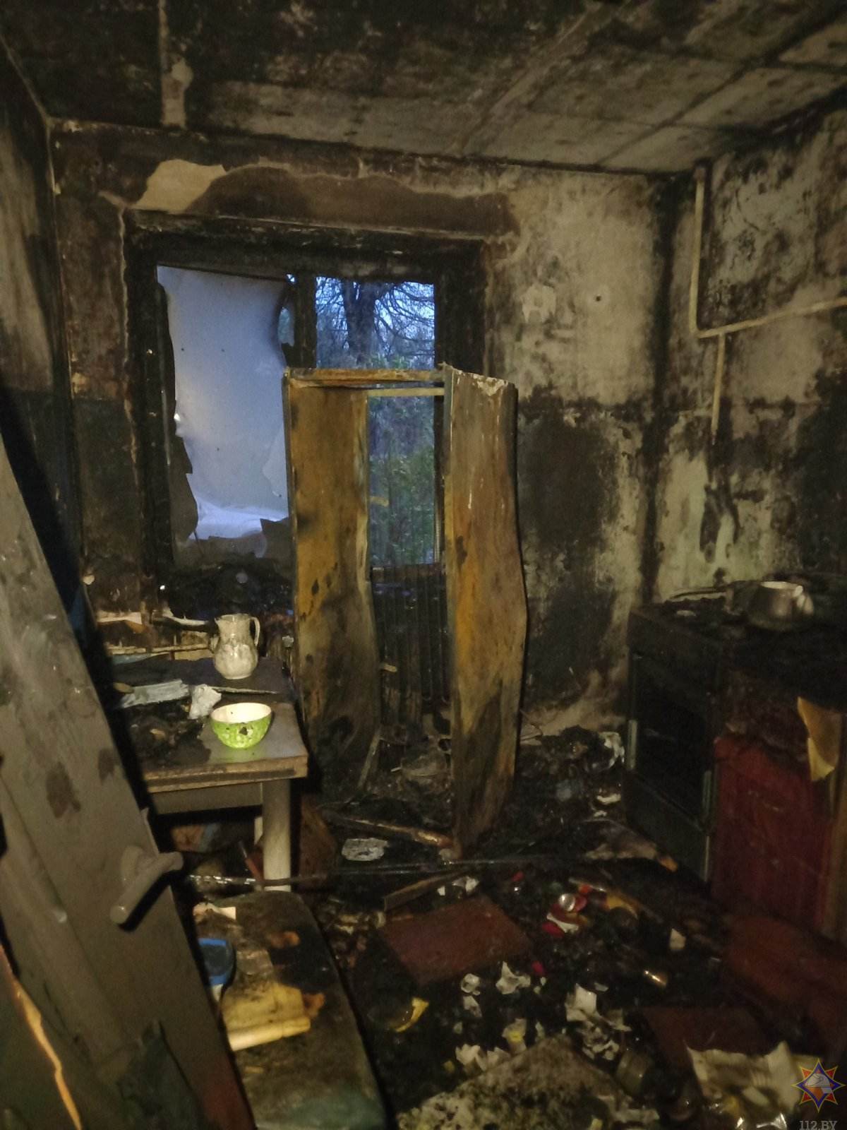 В Могилевском районе на пожаре сын спас отца, а спасатели эвакуировали двух пенсионерок