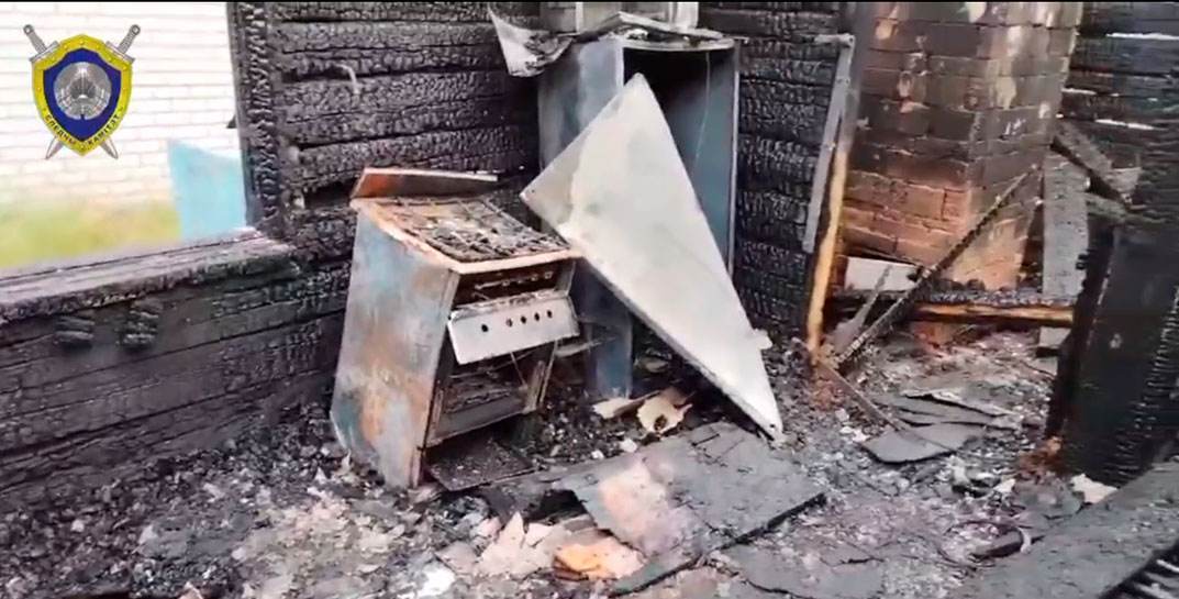 Жуткая трагедия в Пинском районе — на пожаре погибла мать с двумя маленькими детьми