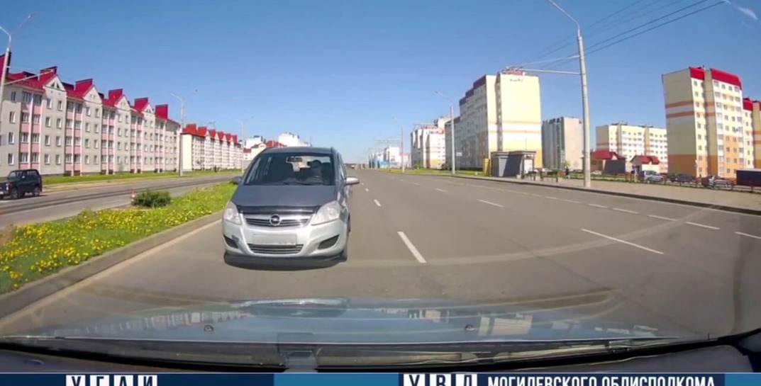 В Бобруйске водитель ехал по встречке прямо перед ГАИ. Что теперь грозит?