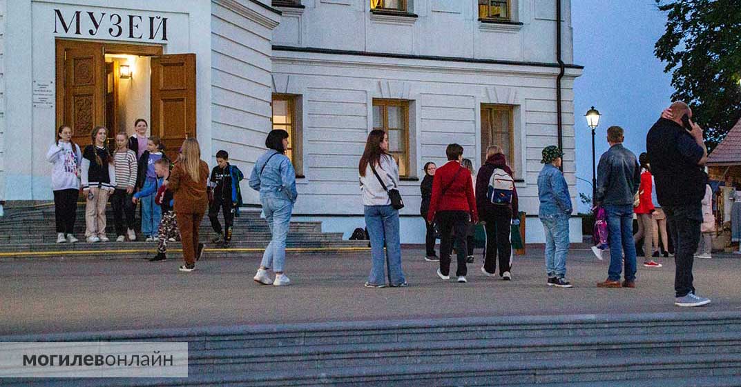 Театральные постановки, атмосфера средневековья, квесты, артмарафон, мастер-классы. Посмотрите, как в Могилеве прошла Ночь музеев