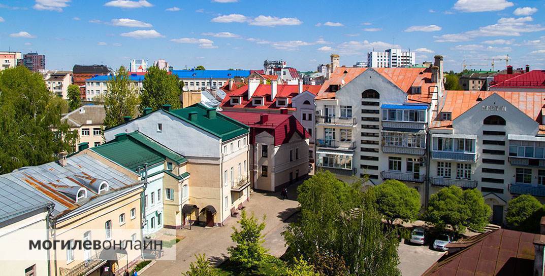 Посмотрите, как ярко выглядит Могилев с ратуши в солнечный день