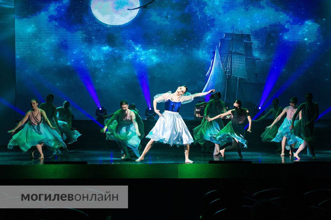 Фееричное танцевальное шоу показал в Могилеве шоу-балет «Кричес». Посмотрите, как ярко это было!