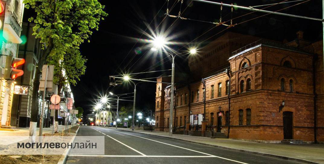 На Комсомольской, которая готовится к открытию, сделали подсветку — посмотрите, как красиво улица выглядит поздним вечером