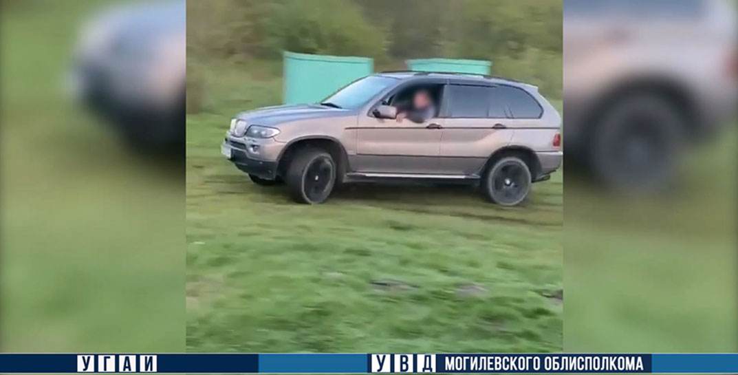 В Костюковичском районе лихач показал себя не только друзьям. Посмотрели и сотрудники ГАИ
