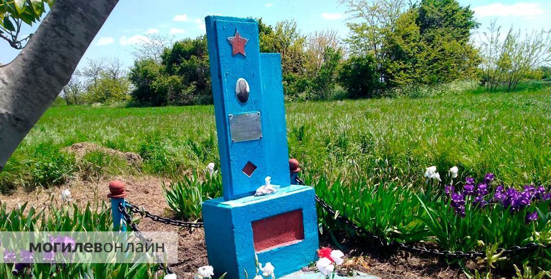 «Должны же остаться родные»: россиянка ищет потерянных родственников из Могилева. Может, кто-то знает этих людей?