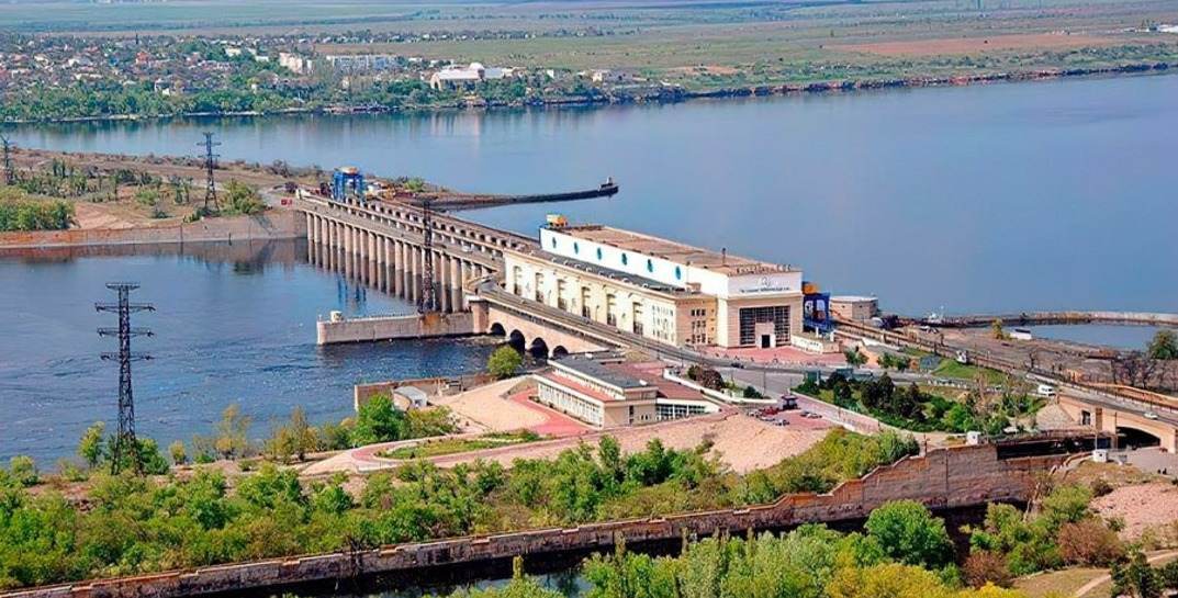 В Херсонской области разрушилась плотина Каховской ГЭС, началось затопление