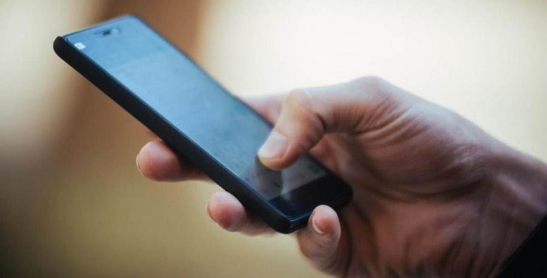 В Могилеве мужчина попросил у незнакомца телефон, чтобы «позвонить бабушке», и сдал его в ломбард