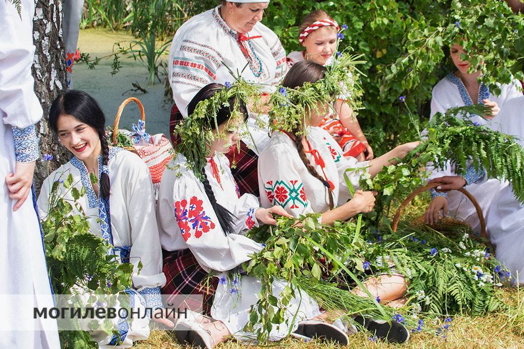 Фольклорные традиции: Полыковичский дом культуры показал обряд «Троица»