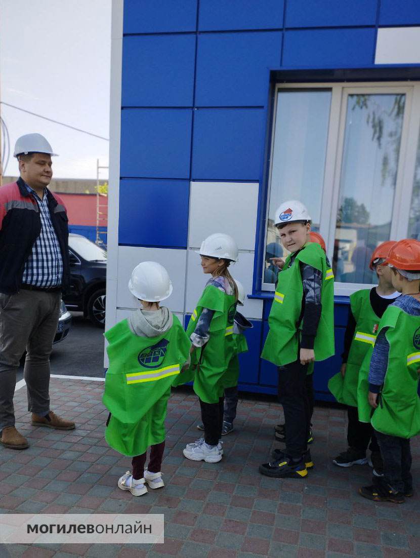 Посмотрите, какой праздник организовал Могилевский домостроительный комбинат для детей сотрудников