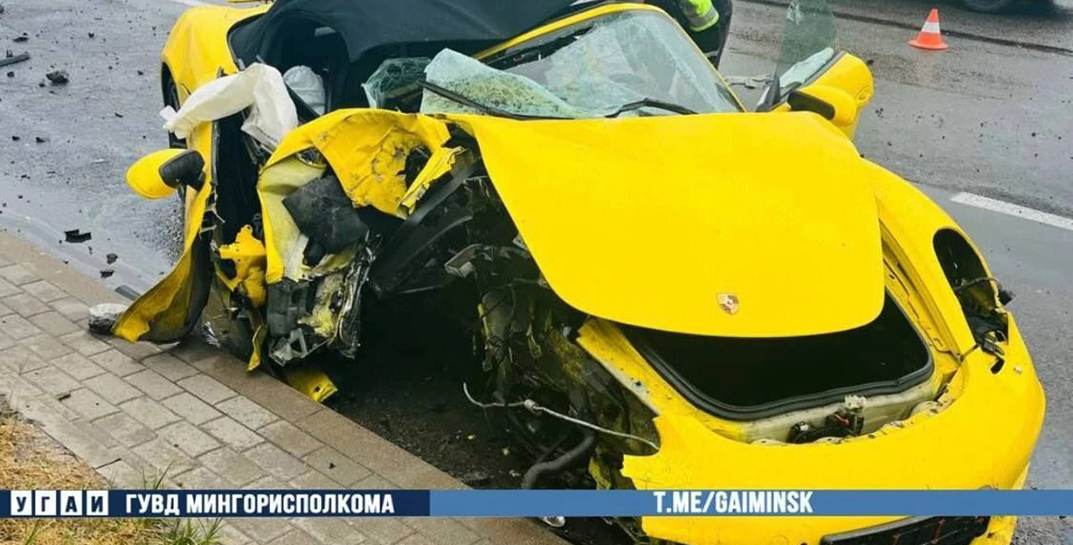 В Минске разбился кабриолет PORSCHE, стоимостью несколько десятков тысяч долларов