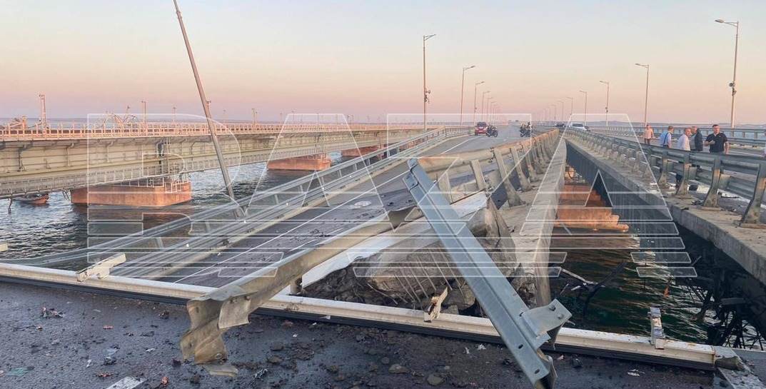 На Крымском мосту прогремели взрывы — погибли два человека