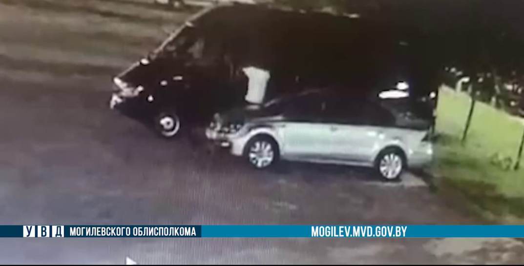 В Могилеве 17-летний рецидивист забирался в припаркованные у домов маршрутки и воровал из них деньги