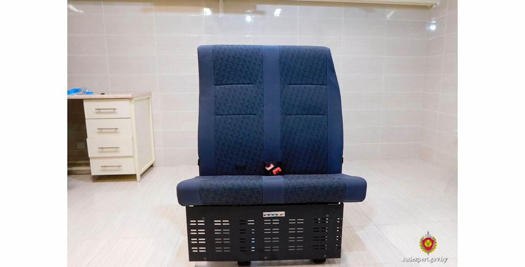 В Мстиславском районе сотрудник присвоил себе автомобильное кресло из служебного авто. На объявление о продаже сиденья откликнулись милиционеры
