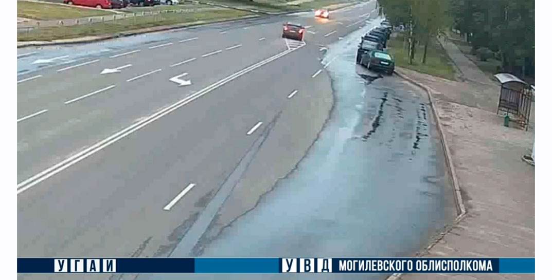В Могилеве таксист уснул за рулем и устроил аварию