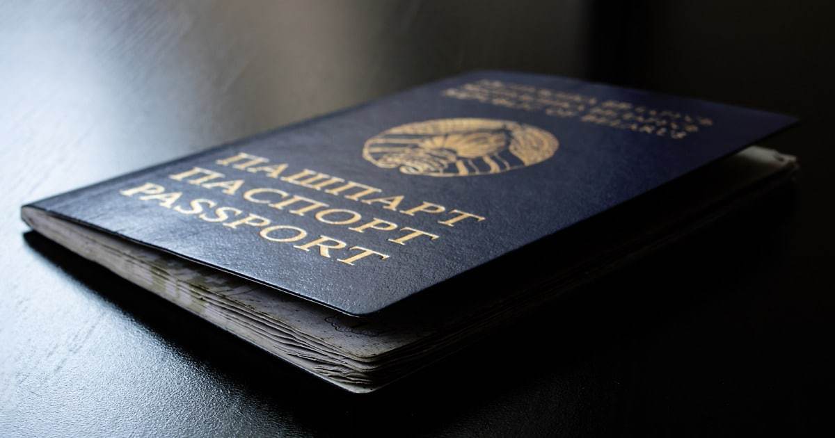 В Беларуси вступает в силу закон о лишении гражданства. Что он предусматривает?