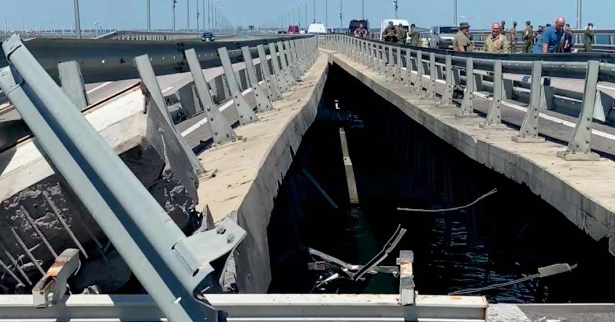 «Это официальные цели». Глава Минобороны Украины заявил, что атаки на Крым и Крымский мост продолжатся