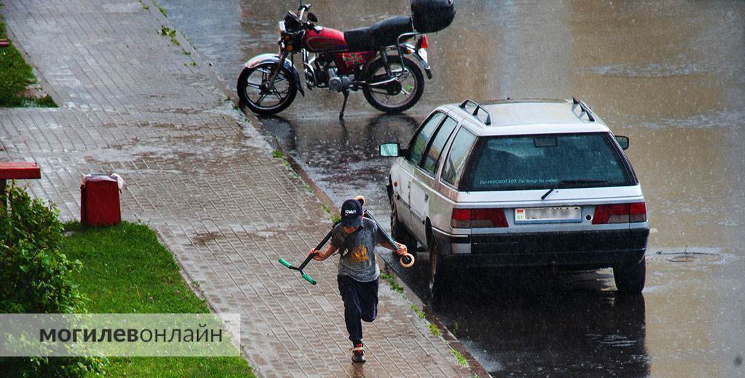Грозы со шквалистым ветром — в Могилеве 25 июля объявлен оранжевый уровень опасности