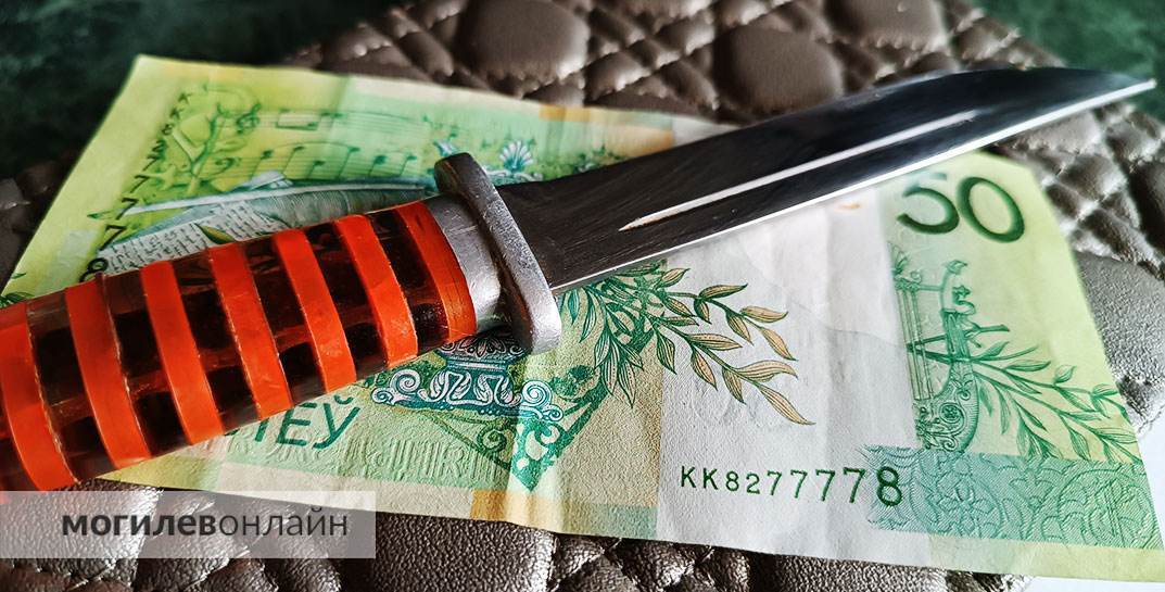 В Костюковичах сожители устроили поножовщину из-за 50 рублей