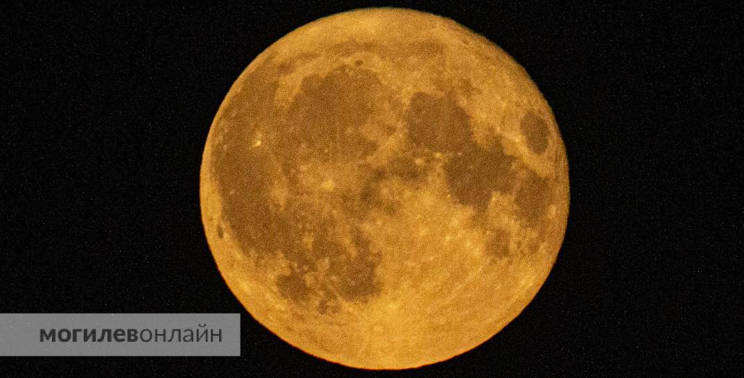 Могилевский фотограф сделал завораживающие снимки «Оленьей луны»
