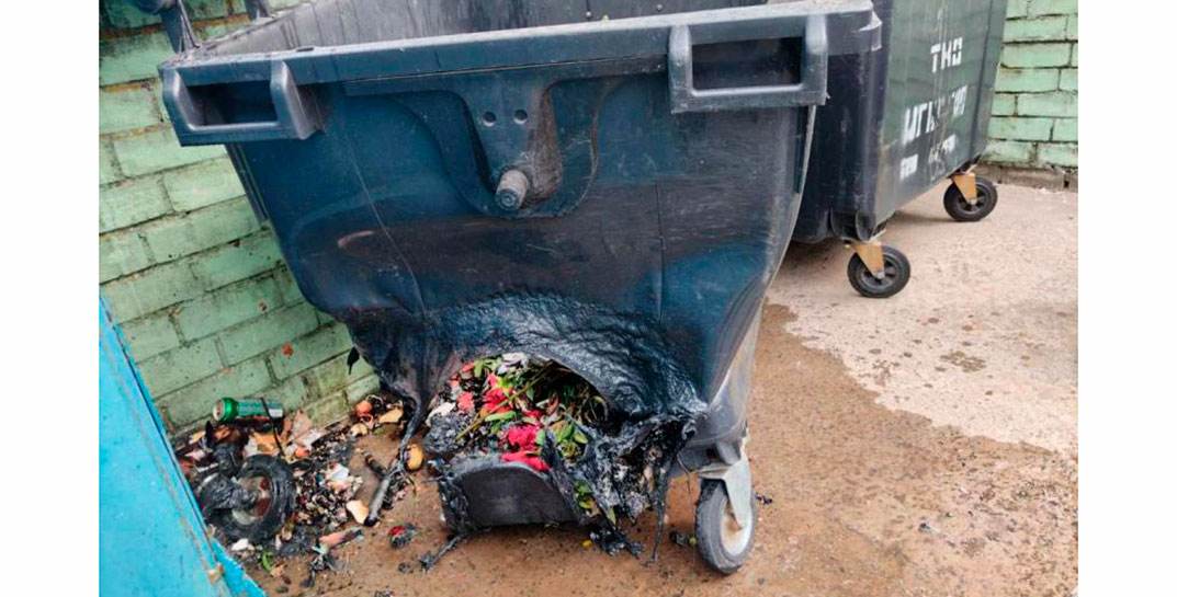 На Криулина в Могилеве сгорел мусорный контейнер