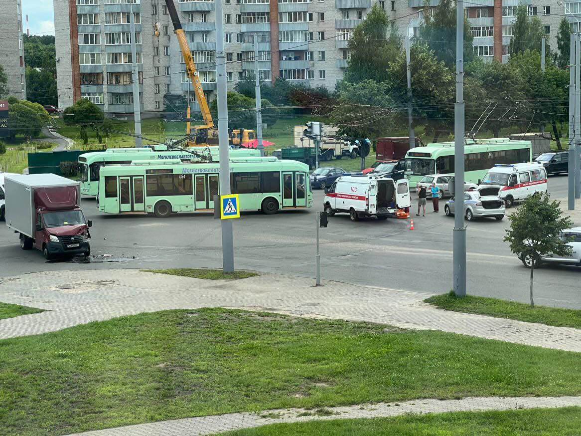 Авария на перекрестке по Габровской