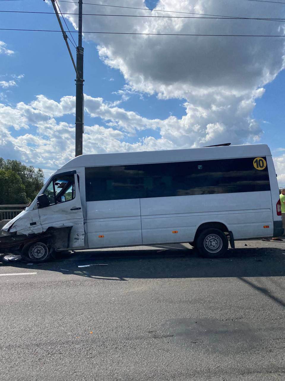 На Пушкинском мосту случилась авария