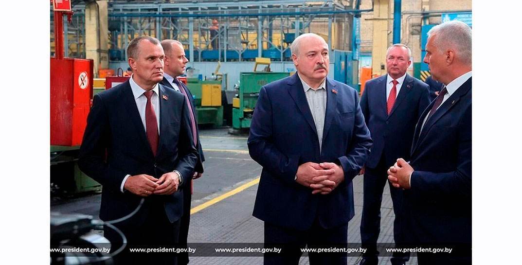 Лукашенко указал Анатолию Исаченко на провалы в работе руководства Могилевской области