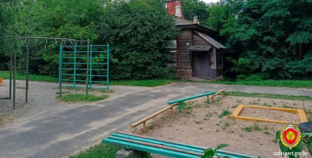 Барановичские коммунальщики в нежилом доме обнаружили мумию — останки человека пролежали в квартире больше месяца