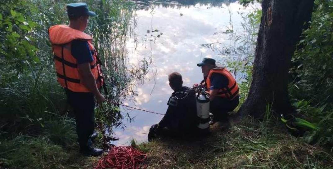 В Сенненском районе на озере утонули двое детей, катаясь на надувном матрасе