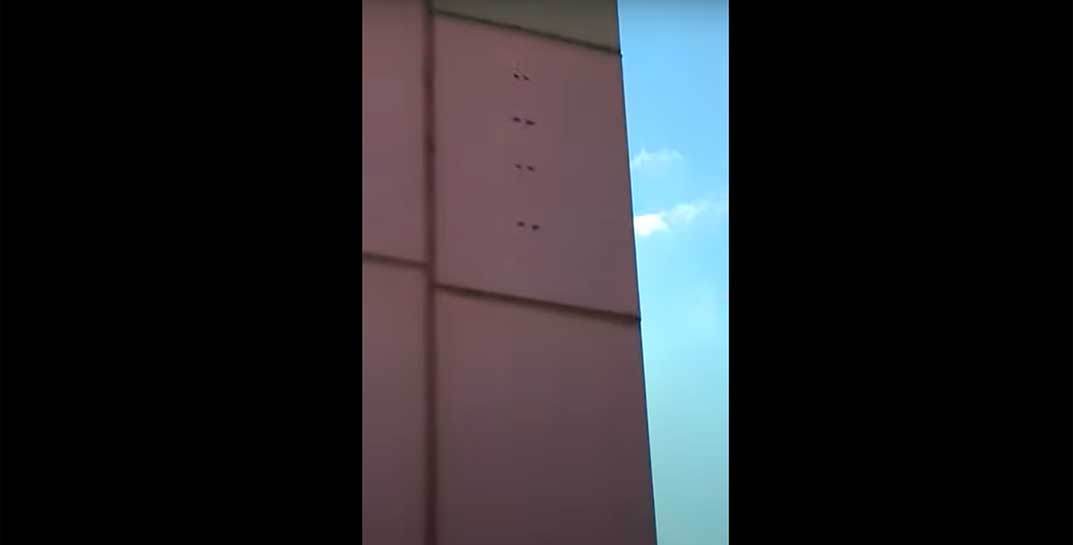 Ты точно профессионал? На «ЯПлакалъ» завирусилось видео, как белорусы ремонтируют балкон, восемь раз пробив насквозь стену многоэтажки