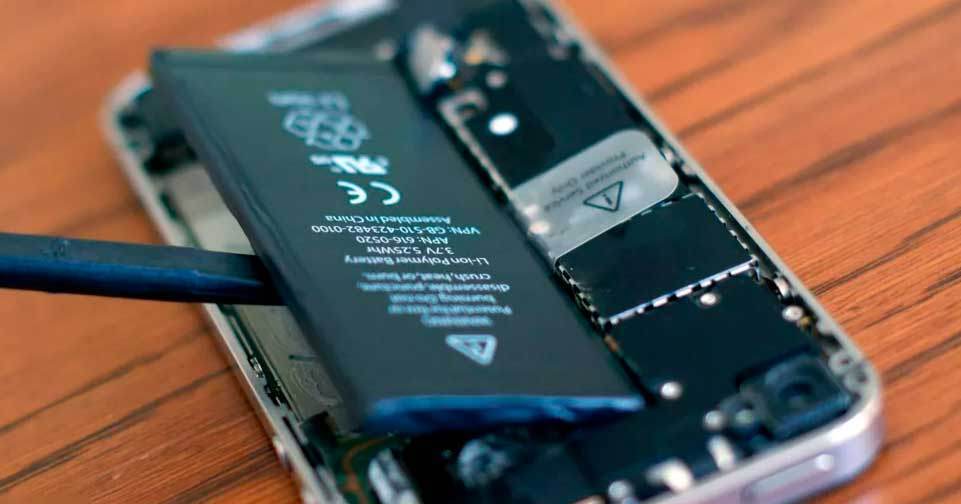 Пользователи iPhone 14 жалуются на стремительную деградацию батареи