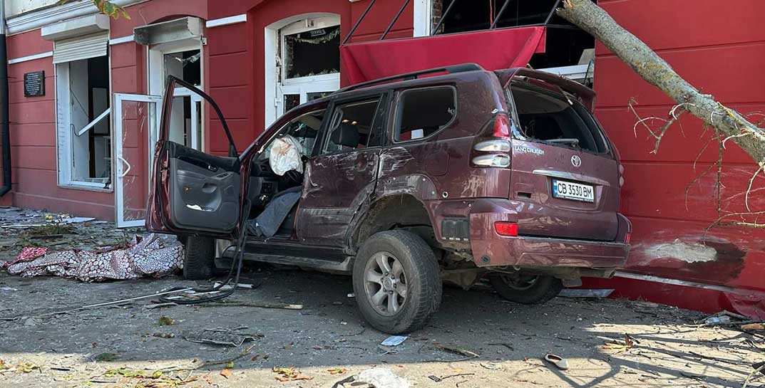 В результате ракетного удара по Чернигову погибли 7 человек, не менее 36 — в больницах
