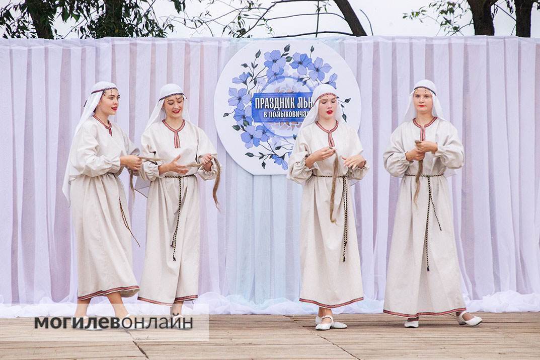 Посмотрите, как красиво в Полыковичах прошел «Праздник льна», который организовала молодая энтузиастка белорусской культуры