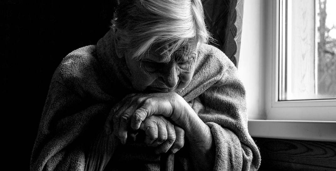 В Осиповичах сын душил 85-летнюю мать — женщине удалось вырваться